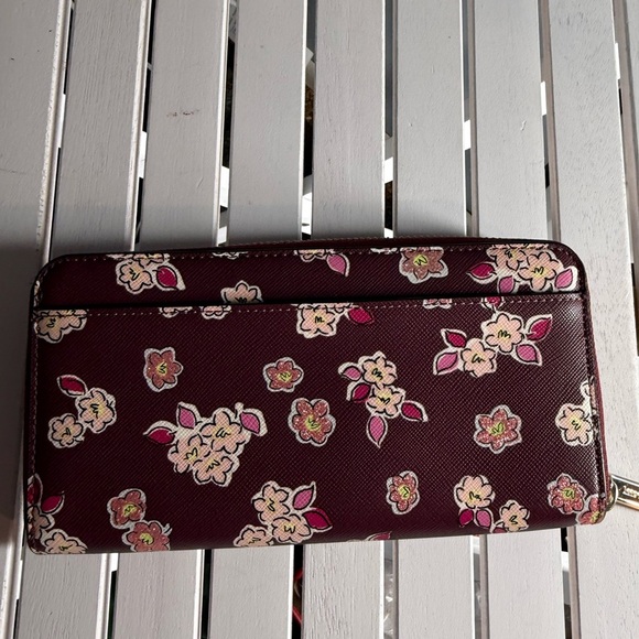 Kate Spade Tinsel Glitter Large Continenatal Deep Berry Wallet - Picture 3 of 6